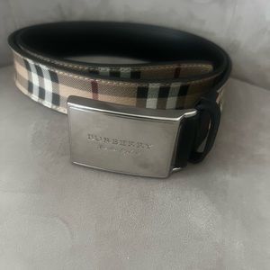 Burberry belt gently used size 95/38